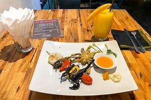 The Bugs Cafe: Eating Tarantulas & Scorpions In Siem Reap Cambodia