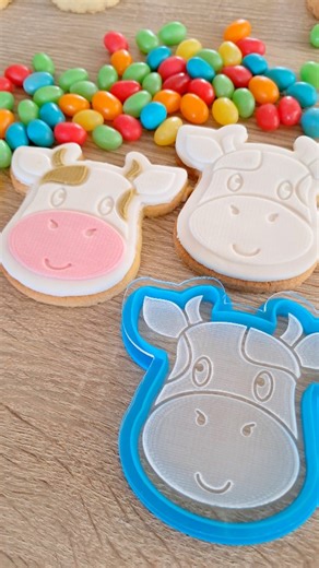 219K views | Let's make an adorable cow cookie, using 3 colours of fondant  Raised acrylic fondant stamp and cutter set are from us | Little Monkey NZ | Facebook