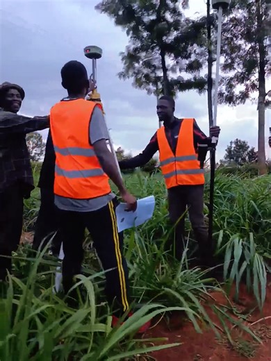 Today’s survey ended with a handshake — because clarity, fairness, and community agreement matter more than lines on a map. Proud to serve with integrity.” #IntegrityInService #CommunityFirst #FairAndClear #PublicTrust #ProfessionalSurveying
