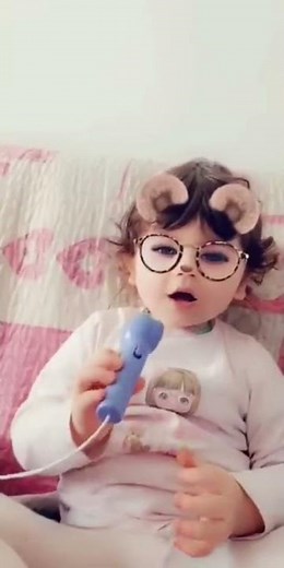 What Anna was like as a little girl! 😂 Look what she was up to... 👶❤️