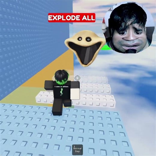 Escaping The Deadly Worm 💀 #roblox #robloxmemes #robloxedit