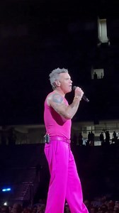 95K views · 1.8K reactions |  During the Britpop Tour, Robbie...