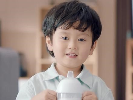 #诺优能3蕴荟，NOPOe天然结构脂，类OPO黄金效用，非化学转化。自然蕴好奶，宝宝荟吸收！