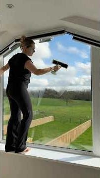 Cleaning all of the windows and mirrors for this weeks one hour speed clean! 🫧🫧 #speedclean #clean