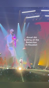 36 reactions | Anuel AA performs in Houston / Sugarland’s Smart Financial Center. The Puerto Rican rapper kickstarted the night with his hit “Amanece” prompting the crowd of bebecitas and fans to show that their loyalty is “real hasta la muerte.” #anuelaa #houstontx #smartfinancialcentre #anuelaausatour #anuelaainconcert #bebecita #realhastalamuerte2 #realhastalamuerte | Que Onda Magazine | Facebook