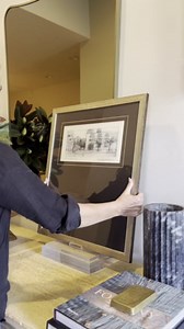 Alice Lane Lucite Galerie Art Stand Home Collection — Clear Acrylic Art Display Stand Lends a Minimalist Touch — Sturdy, Elongated Stand with Square Block Base — Home Décor