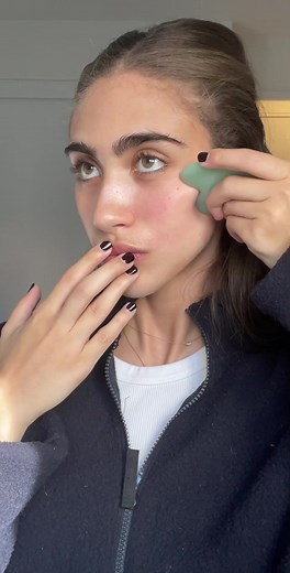 Super easy 4 step Gua Sha routine I learned from queen @Catherine Lockhart #guashatutorial #guasha #makeup #beauty #beautytok