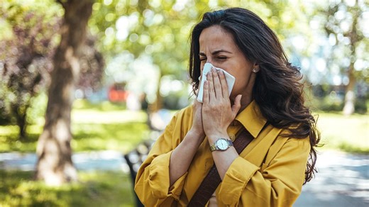 Top allergy expert reveals ultimate guide to managing hay fever