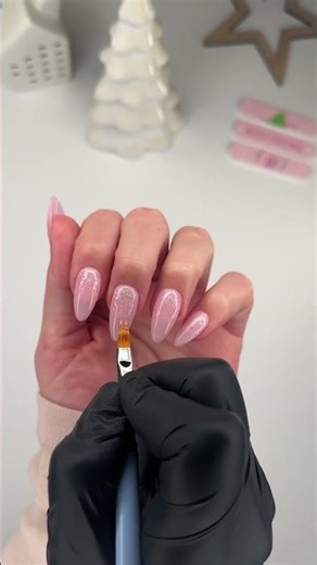 Natural Christmas Nails😍✨🎀