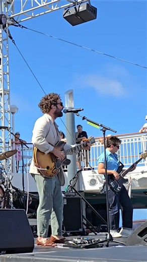 Dawes - Someone Else's Cafe / Doomscroller Tries to Relax LIVE CLIP - Cayamo 18 (Mar 15, 2026)