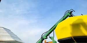 Farmers feeling mixed level of confidence marketing crops this spring: latest RealAgristudies survey