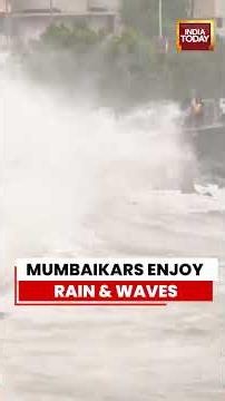Mumbai Rains: Mumbaikars Flock To Marine Drive As High Tide Meets Heavy Rain #shorts