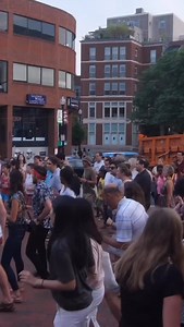 There’s a massive FREE dance party coming to Harvard Sq this wknd 🥳 Enjoy salsa dance lessons, Latin beats from live DJs, & complimentary salsa samples chips at Salsa Squared 💃🏼🍅 All the detail via link in bio 🔗 (or in the comments if you’re seeing this on Facebook💬) 🎥: @harvard_square | The Boston Calendar