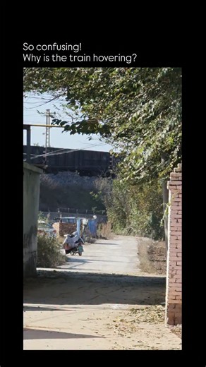 lingting on Instagram: "So confusing! Why is the train hovering?"