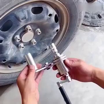 Tips for How to Select toolboxes with assorted geared lug nut removers to cover maintenance needs across different vehicle types | Martinez Abby Sonchen