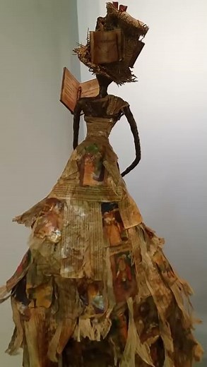 Sculpture réalisée en Powertex : " LA CONTEUSE "