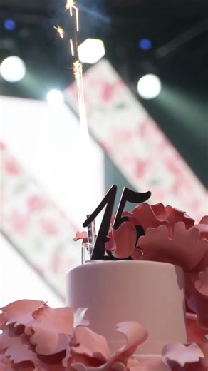 XV Bisutti on Instagram: "Laura’s night ✨ O recap que prova que essa festa foi TUDO! Play para sentir a energia surreal do #XVdaLaura assessoria: @patriciaraguzzanieventos foto e vídeo: @produtora7 e @ateliefilmes decoração: @marianabassidecor gastronomia: @julioperinetto bar: @eleven_bar doces finos: @giulianapimenta tecnologia: @cx.experience_ vestido: @israelvalentimoficial bem-vivido: @emiliabemcasados make: @thiagolacortenoivas joias: @pradojoalheria atrações: @mcdavipaiva @djbrunobreezy co