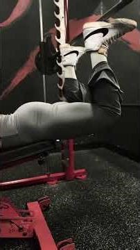 Smith Machine Reverse Hyper ♥️