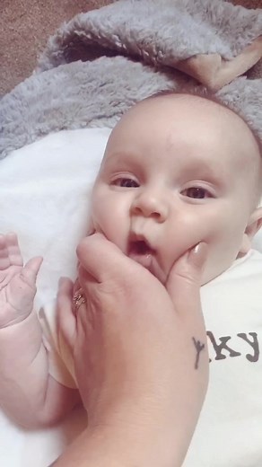 Chunky boy. ￼#babysqueakchallenge #babysqueak #baby #fyp #foryoupage #cute #cutebaby