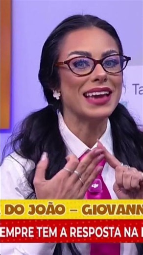 It's like being there! Giovanna explains the 'Tropicália' counterculture movement