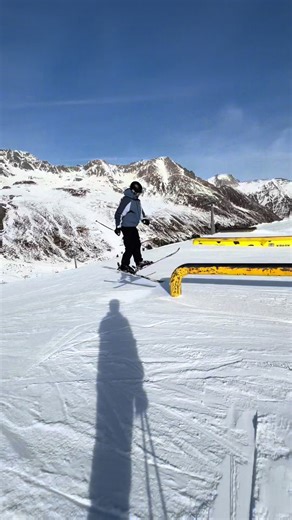 Stunning Freestyle Skiing Tricks