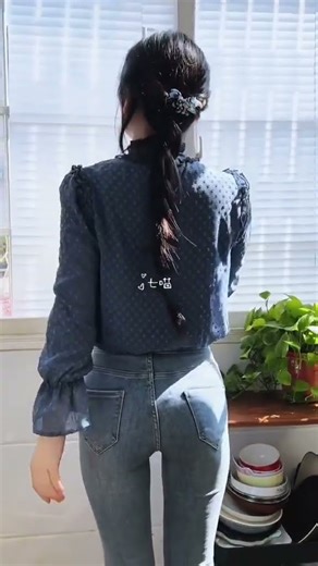 Charming Back View in Stylish Skinny Jeans - A Douyin Muse #douyin