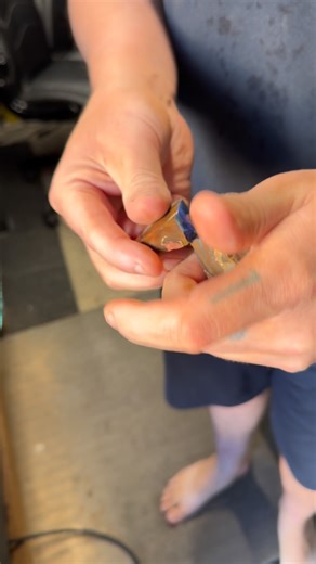 My favorite part of processing Boulder opal might have to be the splits! Along with the initial reveal of the opal face, That SNAP you get when splitting the seam is THE BEST! 🤩🤌 | Opalus Maximus