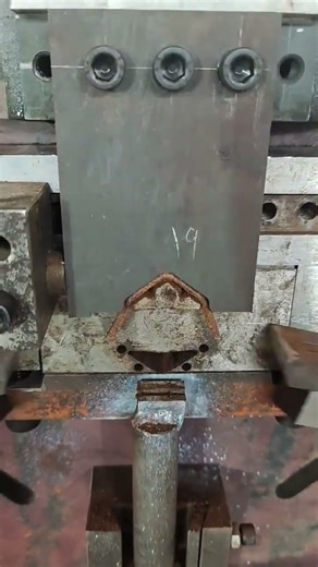 Fully automatic triangular buckle bending process - Good tools and machinery make work easy