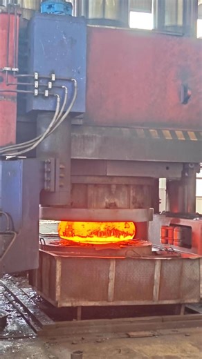 1.2K views | Inside the forging factory Super Satisfying Steel Block Gets Upset Under Massive Force metal factory #manufacturer #forging #machine #blacksmith | Creative Ideas | Facebook