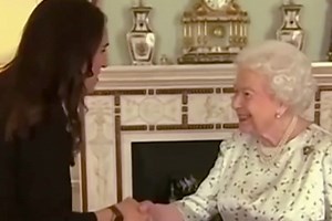40K views · 595 reactions | When former New Zealand Prime Minister Jacinda Ardern was pregnant with her daughter, she asked Queen Elizabeth II for advice. “You just get on with it,” the Queen told her. Watch Ardern’s conversation with Robert Costa, this Sunday. | CBS Sunday Morning | Facebook