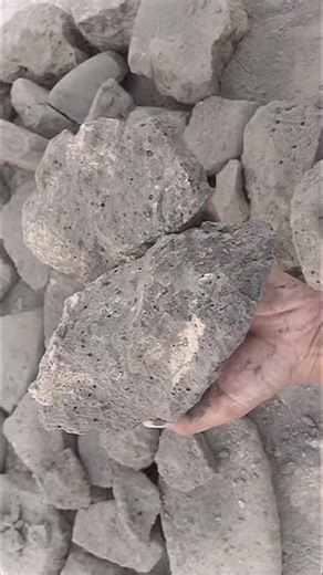 Black Mud Chunks Texture and Crumbling Sound