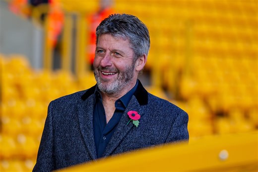 Andy Townsend shares who he thinks is the bigger club... Celtic or Manchester City