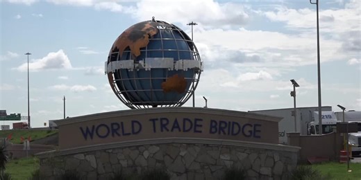 Border crossing system down at 2 Laredo bridges