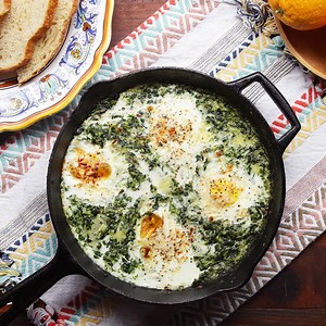 6.3M views · 9.4K shares | Hosting a casual brunch with a few friends? Try this irresistible one-pot spinach and egg breakfast recipe! | Tasty | Facebook