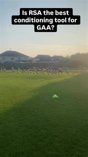 Is Repeat sprint ability training goated for conditioning in Gaelic football? 🐐 Look — it’s definitely up there. 👀✅ I keep repeating the same message: endurance is specific to the intensities it’s trained at. You can have an elite, world-class middle-distance or 10 km runner… but they won’t survive in a field sport like Gaelic football ⚡️. Why? Because GAA demands tolerance to the highest intensities the sport exposes you to — repeat sprinting. Now, Gaelic football is too metabolically complex