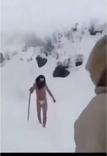 An ascetic was spotted by the Indian Army in the Himalayas at −45°C meditating without clothes. When soldiers chanted religious slogans,he briefly approached,then silently moved away.Only Shiva can restrain one who has renounced worldly bonds and surrendered to Him Note: Not AI #ascend #monk #enlightened #spirituality #aura