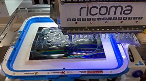 Whether you're a quilting pro or a newbie, this step-by-step guide by Georgia Nelson will help you master quilting bag panels like a true artisan. Let's start sewing! 🧵🎒 #EmbroiderLikeAPro #RicomaInfluencers . . #RicomaInternational #Embroidery #EmbroideryMachine #MachineEmbroidery #Ricoma #Crafts #Art #Custom #Customize #Bordado #ModernEmbroidery #Needlework #Needlecraft #XStitchersOfInstagram #StitchersOfInstagram #EmbroiderersOfInstagram #Embroiderybusiness #customapparel #appareldecorators