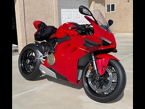 HOW TO REMOVE SCRATCHES FROM MOTORCYCLE WINDSHIELDS EASILY.