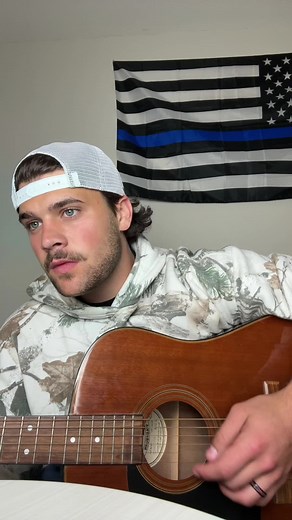Listen closely at the end…… “Oh Madeline” - ZB #guitarcover #cover #zachbryan #madeline #acoustic #singing @Zach Bryan
