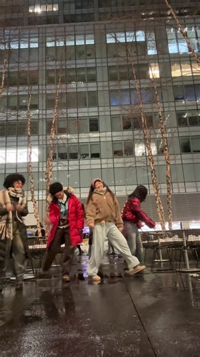 If a stranger dances in our video does that mean we made it??? 🤣🤣 . . #firstsnow #exo #exol #kpop #kpopfyp @EXO