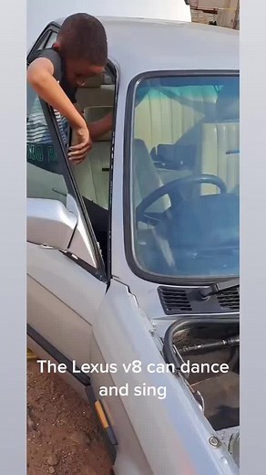 Lexus V8 Engine Sound | Dancing and Singing V8