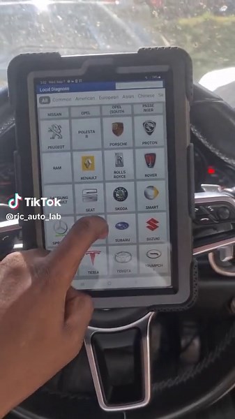 equipped with cars from all regions in the world...its is for all 12V cars ;does diagnosis,read data streams,actuation test,special functions,calibration & resets #trendingvideo #fyp #carmaintenance #diagnosis #thinkdiag #kenyantiktok🇰🇪 #mombasatiktokers #autel #eldorettiktokers