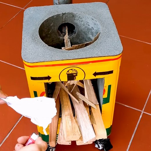 How to make a smokeless wood stove from cement and old iron barrels Creative ideas | Genius Recycle