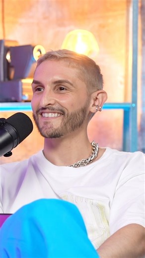 Une histoire d’amour improbable racontée par Barbara Pravi @babpravi 💗 cette histoire surréaliste, elle en a fait une chanson intitulée « Barcelone ». #barbarapravi #popslay #interview #lovestory | Popslay