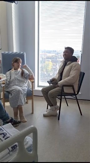 29K views · 838 reactions | My dancing queen Ellen was so shocked when I paid her a suprise visit at the hospital. | Simon Sims Music | Facebook