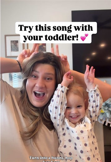 Some of the most important ways kids learn to communicate is through repetition, imitation, and interaction. This video may seem like we’re just doing a simple rhyme together, but she’s practicing SO MANY skills! I love sharing simple ways that parents and teachers can help support growth and development with their little one. There are very simple habits you can implement, starting in infancy that can help boost social skills, language skills, and even cognitive skills 🤯 So follow along to lea