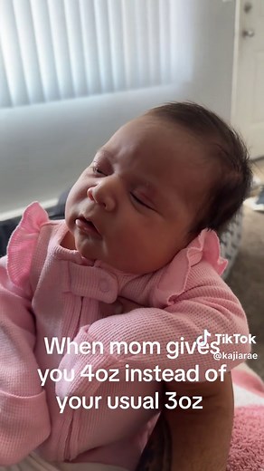 @Jem. #milkdrunk #babygirl #4weeksold #babymilkbottle