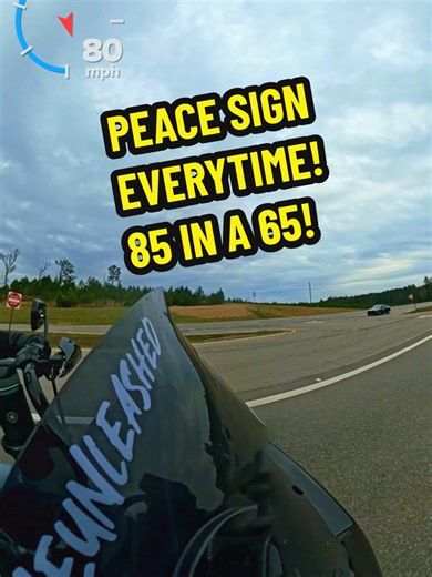 PEACE SIGN EVERYTIME! 85 IN A 65! #micaunleashed #LiveUnleashed #cops #roadglide ##peacesigneverytime