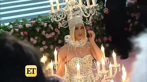 Katy Perry came to the Met Gala in a full-on chandelier dress! | Entertainment Tonight