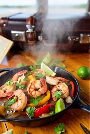 Gulf Shore Mexican Garlic-Lime Shrimp Skillet 🍤🌶️🛣️